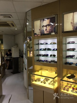 新視界眼鏡店（百聯(lián)徐匯店） 科技感與專業(yè)驗光，定義滬上配鏡新體驗